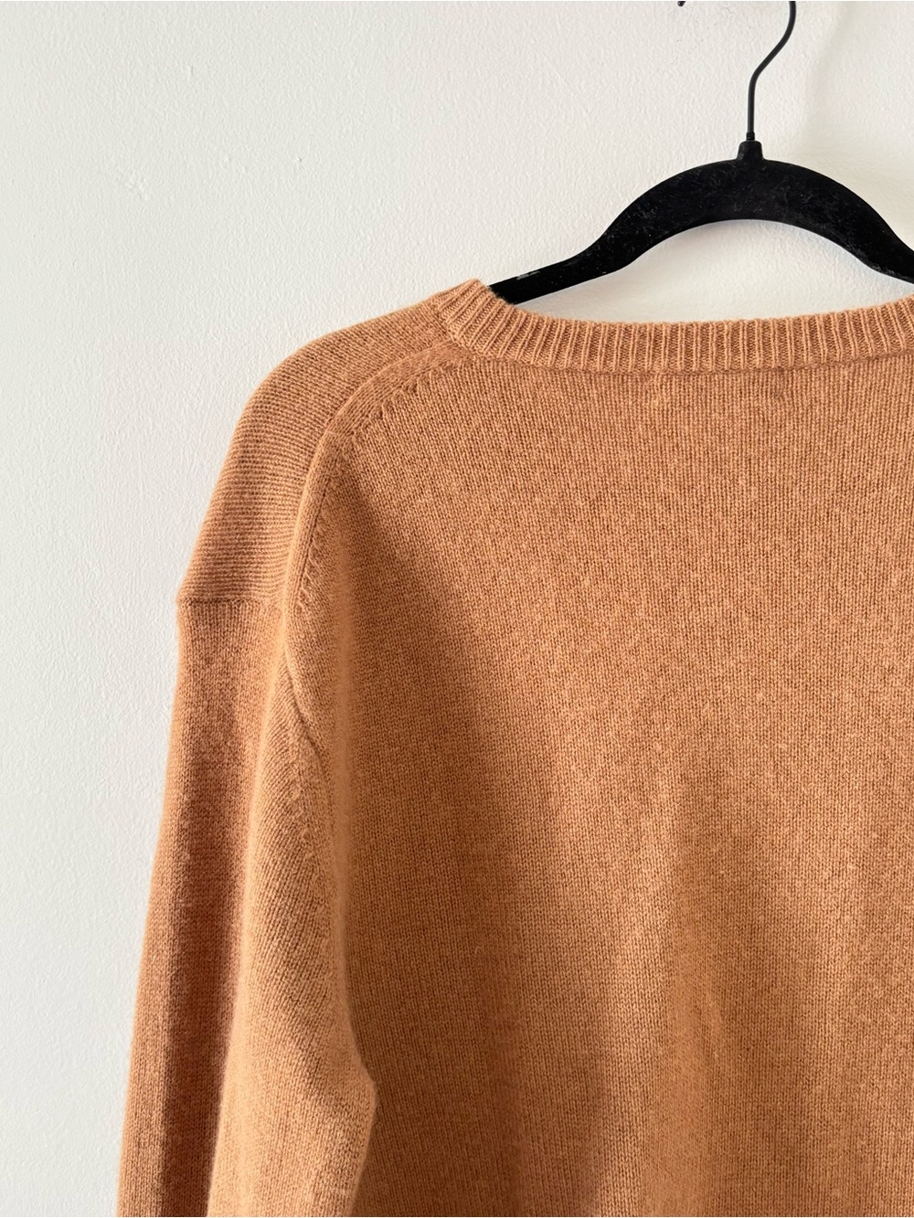 Aritzia Essential Cashmere Context Sweater V-Neck Relaxed Fit Rib Trim Tan - Picture 8 of 8